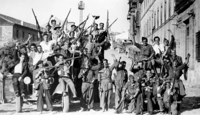 Milicianos-foto-de-El-Cultural