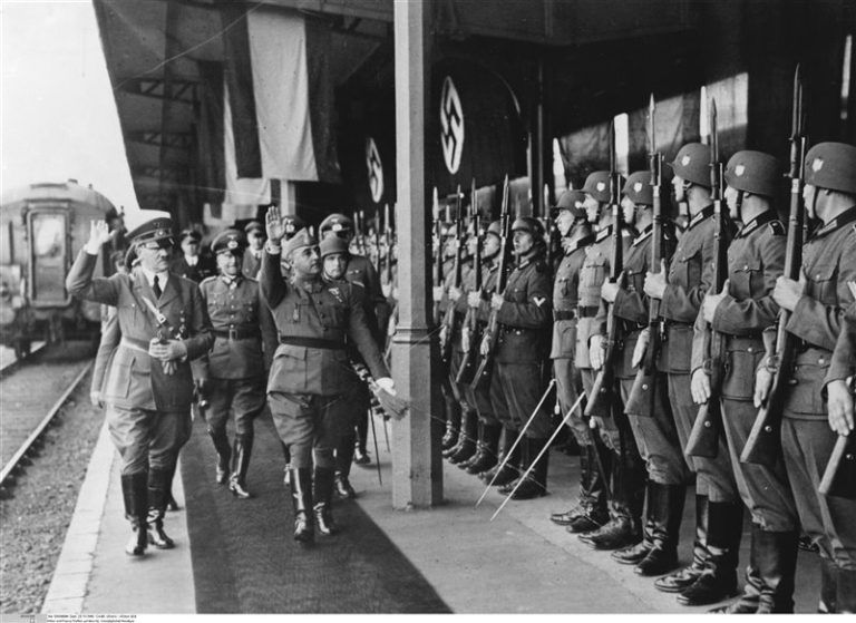 Franco con Hitler en su visita a Hendaya