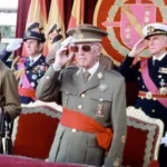 Francisco Franco como Jefe del Estado durante acto militar e