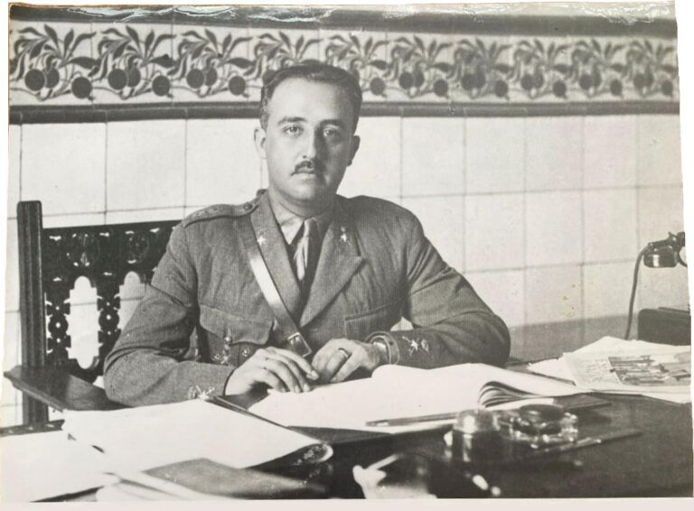 Franco cuando era Director de la Academia General de Zaragoza