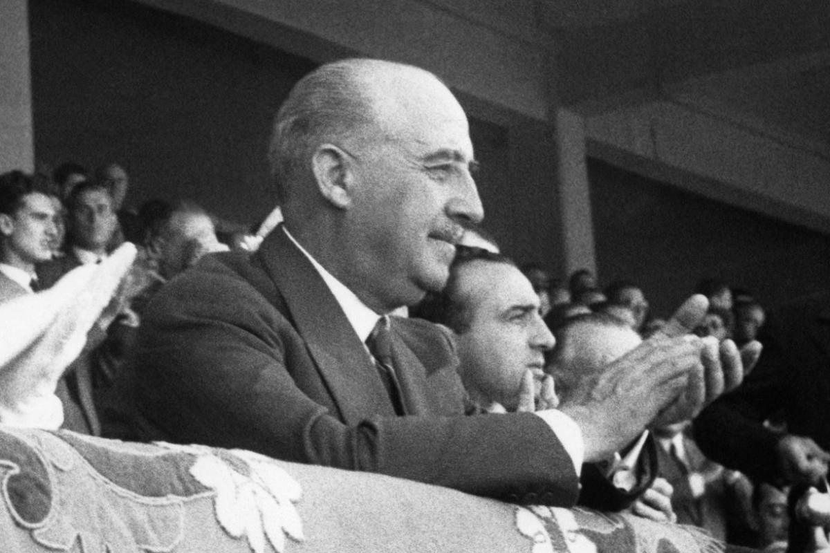 Francisco Franco durante uno de sus viajes oficiales como Jefe del Estado