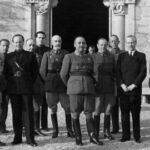 Francisco Franco como Jefe del Estado durante una recepción militar