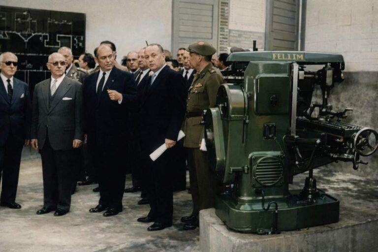 Francisco Franco en centro de formación en Barcelona
