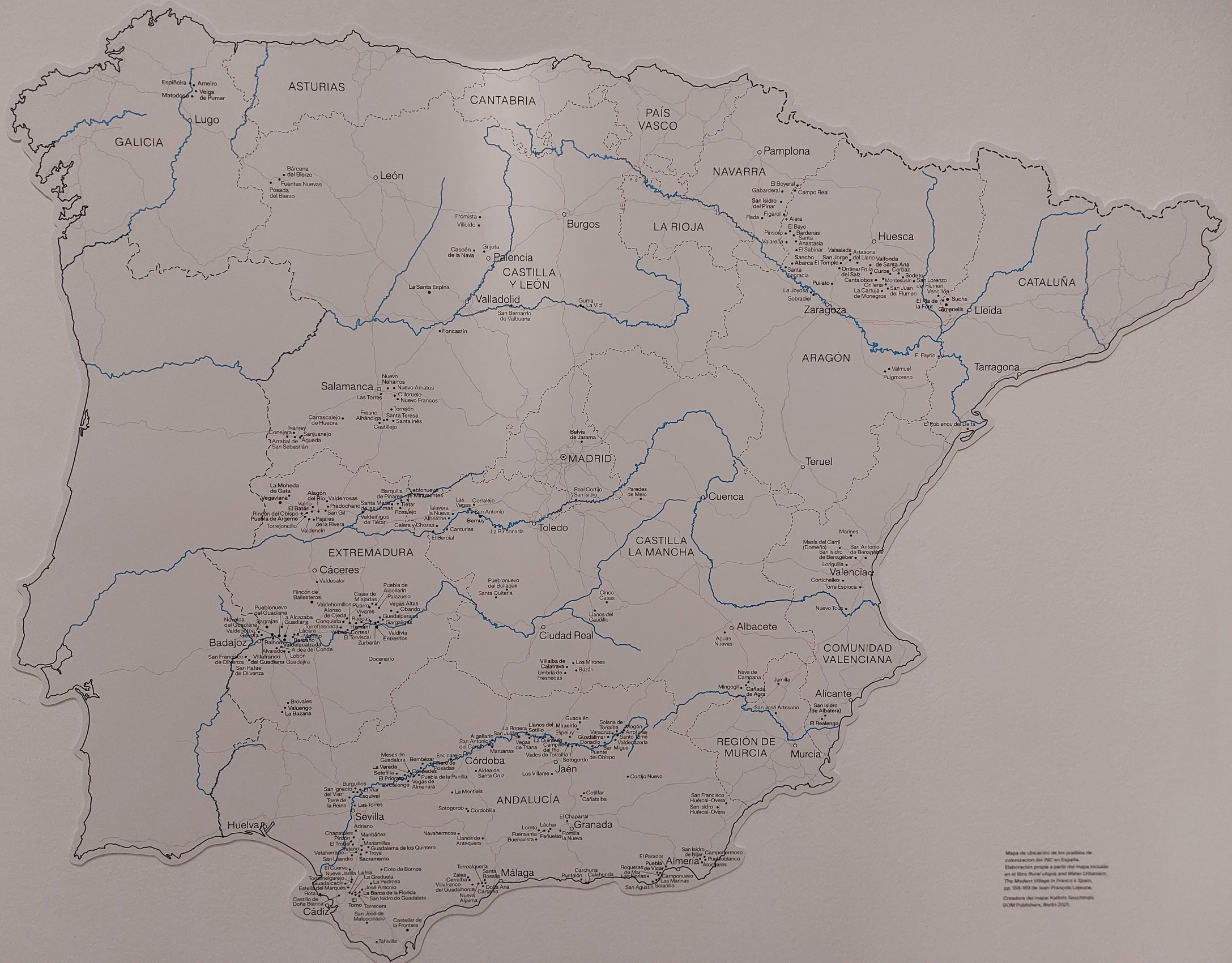 Foto del mapa de España con los 300 pueblos de colonización creados en la época de Franco