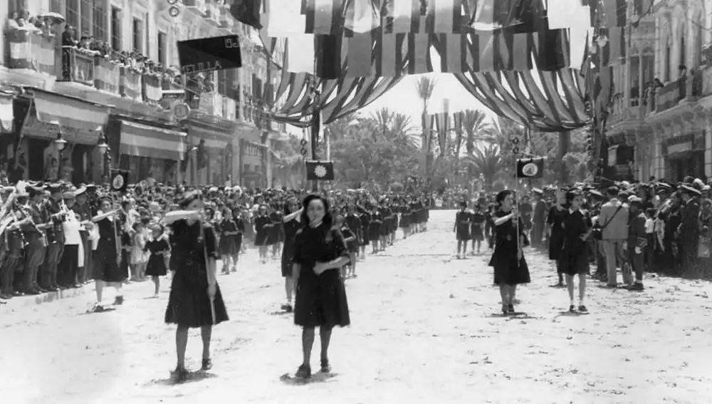 Sección femenina de la Falange valencianaLa Razón