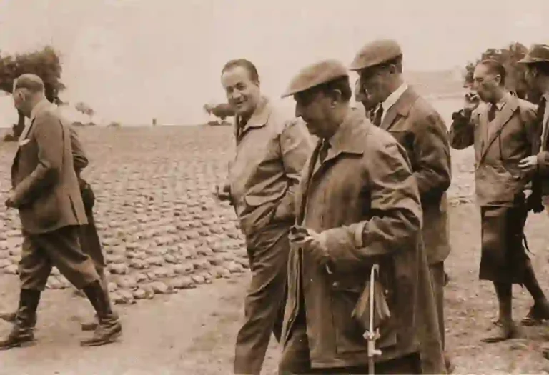 Franco-de-caceria-en-la-finca-de-la-Encomienda-de-Mudela-muy-cerca-de-Santa-Cruz-de-Mudela-en-la-provincia-de-Ciudad-Real-octubre-1959Perdices01