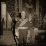 Retratos del caudillo de uniforme de capitán general