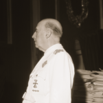 Retratos del caudillo de uniforme blanco