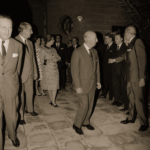 Inauguración por el caudillo y su esposa del museo de carrozas reales