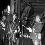 El Generalísmo Francisco Franco concede a Eva Duarte Perón la Gran Cruz de Isabel la Católica