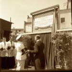 Francisco Franco inaugura la avenida de los Reyes Católicos, junto a San Francisco el Grande 07-07-1961