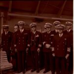 Francisco Franco con la tripulación del crucero Galicia, en un viaje a Palma de Mallorca y con el almirante Carrero Blanco 12-05-1960