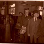 Francisco Franco visita, en Barcelona, la factoría de Motor Ibérica 20-05-1960