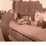 Barcelona: Francisco Franco inaugura y entrega las llaves de las viviendas protegidas de los polígonos de Mombau, La Gineta y San Martín 26-06-1963