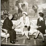 Francisco Franco recibe a la reina Federica de Grecia, acompañada de su hija la princesa Irene 28-11-1963