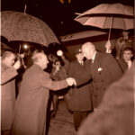 Francisco Franco recibe en Barajas al rey de Grecia, acompañaba a S.E. los príncipes, D. Juan Carlos y D.ª Sofía, ministros y otras autoridades; Francisco Franco recibe en el Pardo al rey de Grecia; Francisco Franco despide en Barajas al rey de Grecia; conversando con los príncipes 1, 3 y 12-12-1963