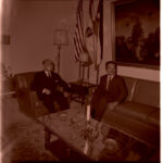 Francisco Franco se entrevista, en la base aérea de Torrejón de Ardoz, con S.M. el rey de Jordania, Husssein 13 – 04 – 1964