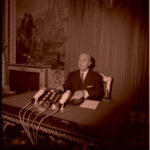 Francisco Franco durante el discurso de Fin de Año por televisión 28-12-1965
