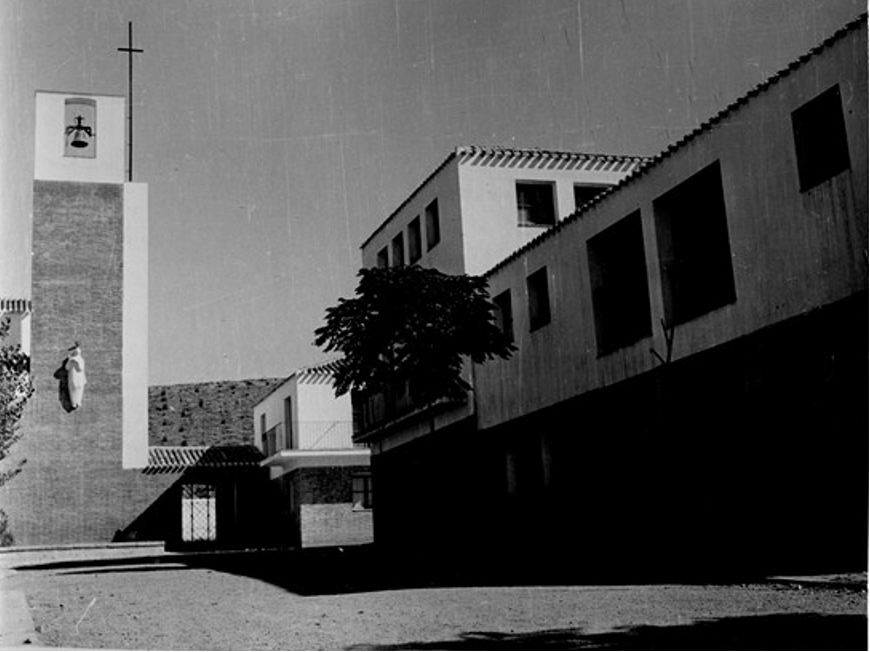 Belvis del Jarama, Madrid, iglesia y casas para maestros (Archivo Histórico del INC MAPA)