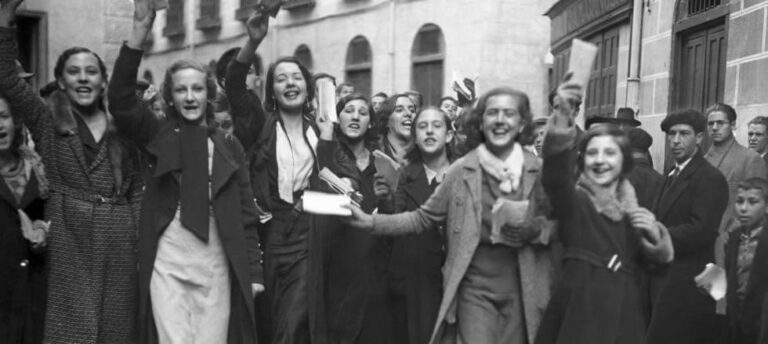 Mujeres-votan-1a-vez-II-República-1