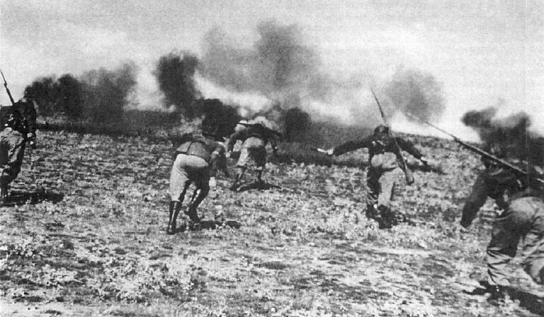 avance-de-la-infanteria-republicana-durante-la-batalla-del-jarama_36c21d71_1200x700